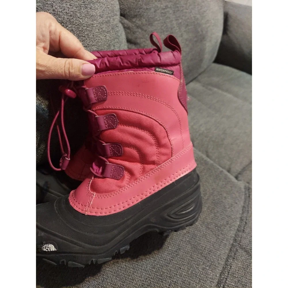 The North Face Youth Alpenglow IV Bungee Lace Waterproof Boots Size 2 Snow